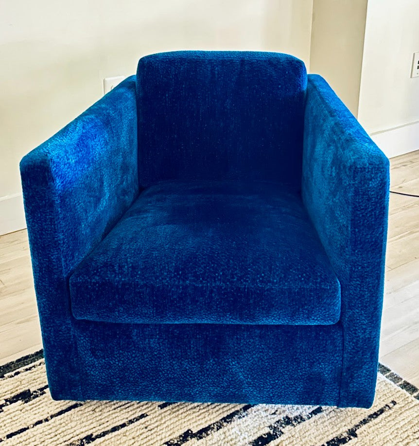 Berkeley Swivel Chair - Floor Model